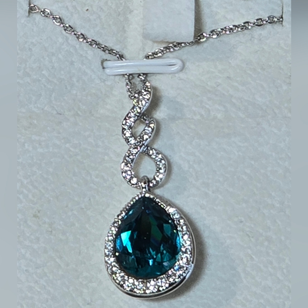 NEW LADY COLOUR "Intoxicating Love" Teardrop Pendant Necklace